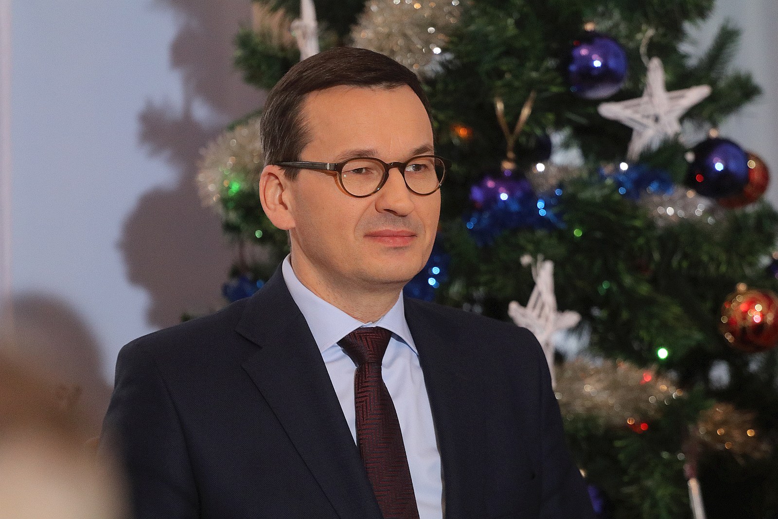 Premier wpadł na kawę i ciasto do pensjonariuszy „Prząśnika”