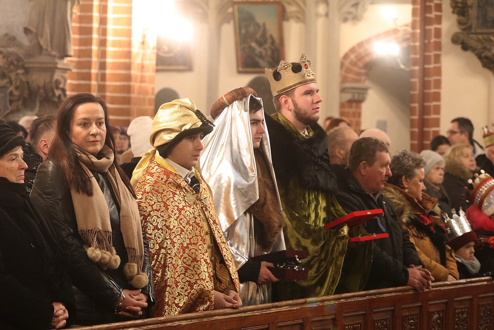 Biskup Kiernikowski poprowadził doroczny Orszak Trzech Króli