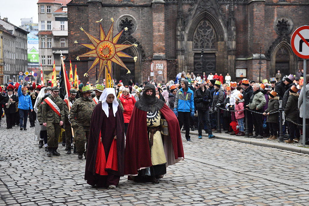 Trzej Królowie i legniczanie pokłonili się dzieciątku