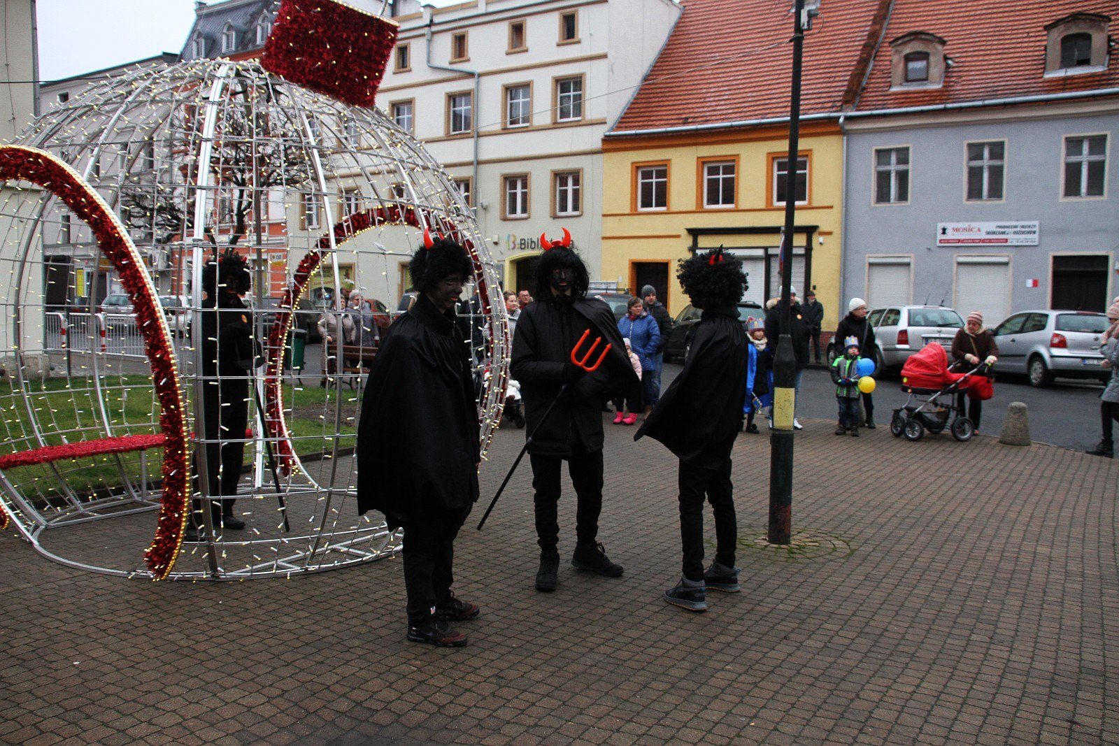 Uroczysty Orszak Trzech Króli przeszedł ulicami Prochowic
