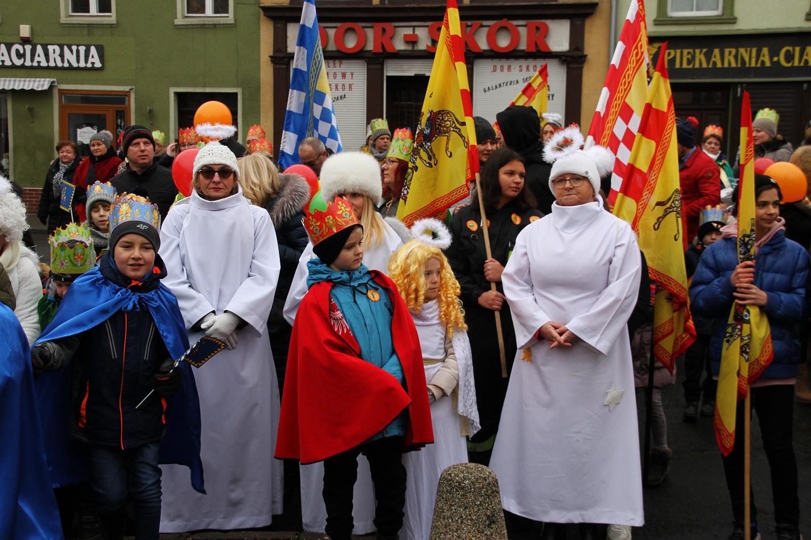 Uroczysty Orszak Trzech Króli przeszedł ulicami Prochowic
