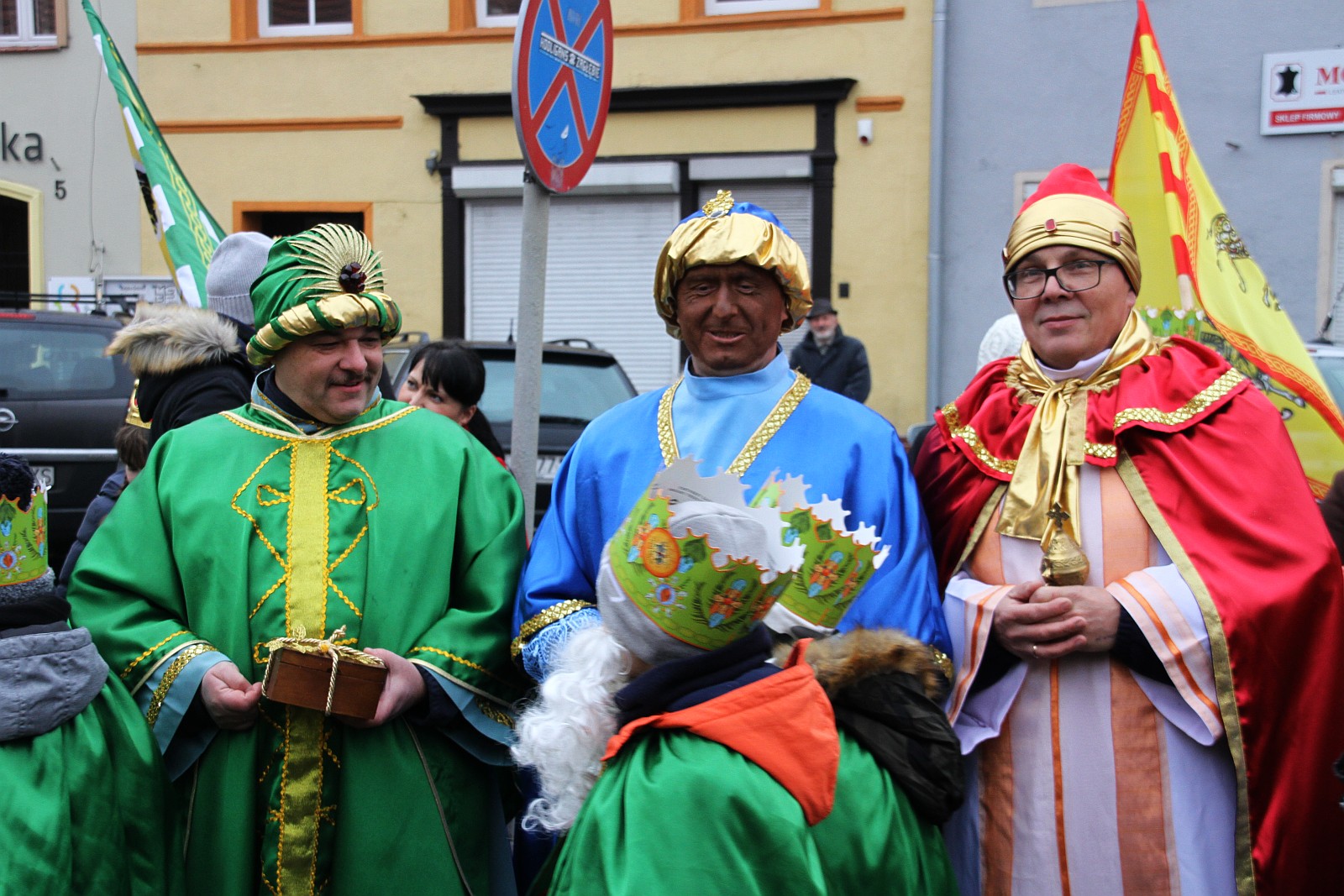 Uroczysty Orszak Trzech Króli przeszedł ulicami Prochowic