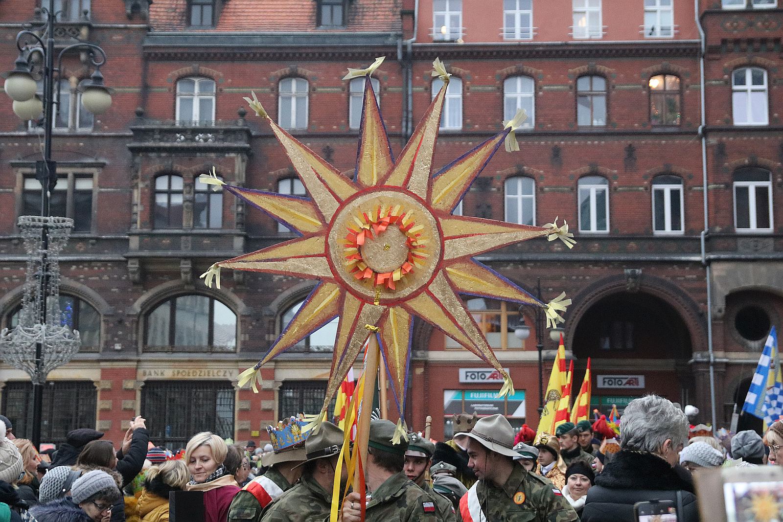 Biskup Kiernikowski poprowadził doroczny Orszak Trzech Króli