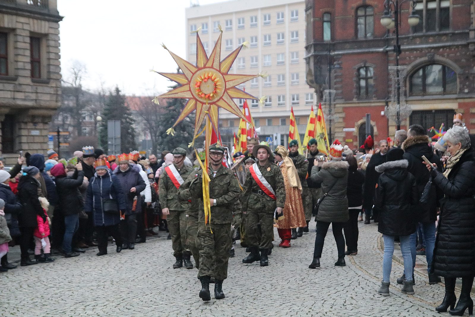 Biskup Kiernikowski poprowadził doroczny Orszak Trzech Króli