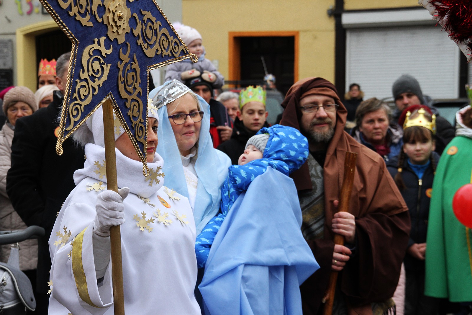 Uroczysty Orszak Trzech Króli przeszedł ulicami Prochowic