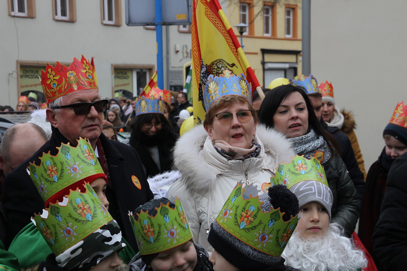 Uroczysty Orszak Trzech Króli przeszedł ulicami Prochowic