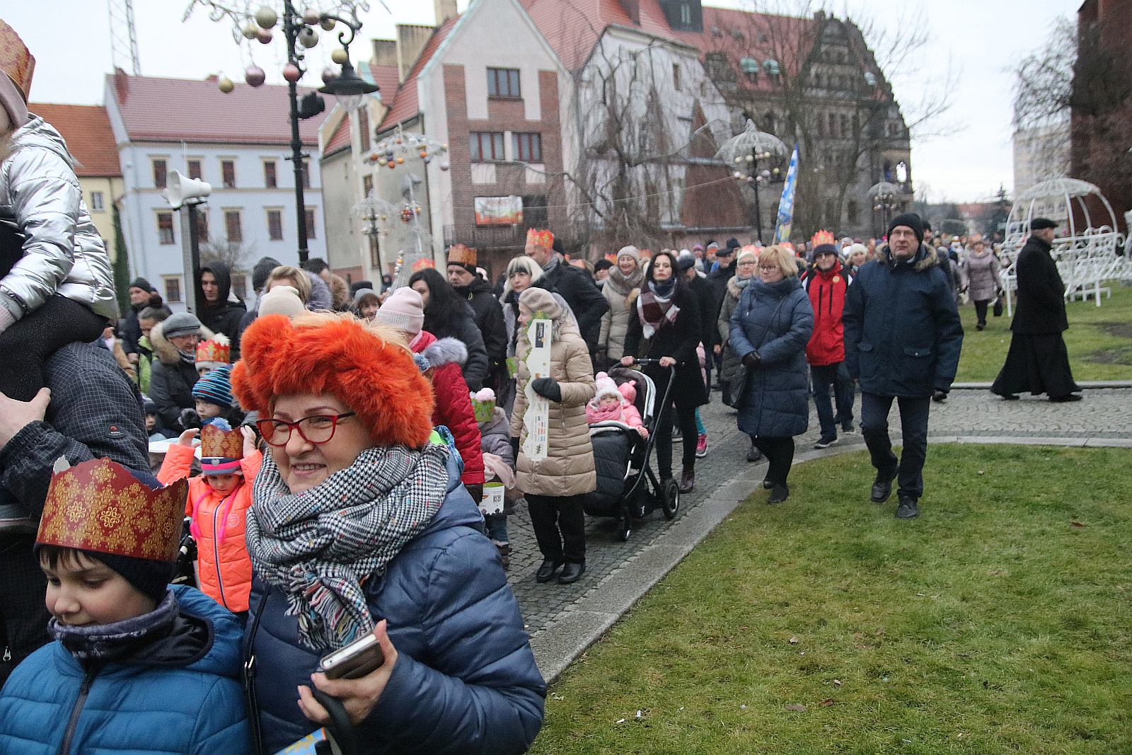Biskup Kiernikowski poprowadził doroczny Orszak Trzech Króli