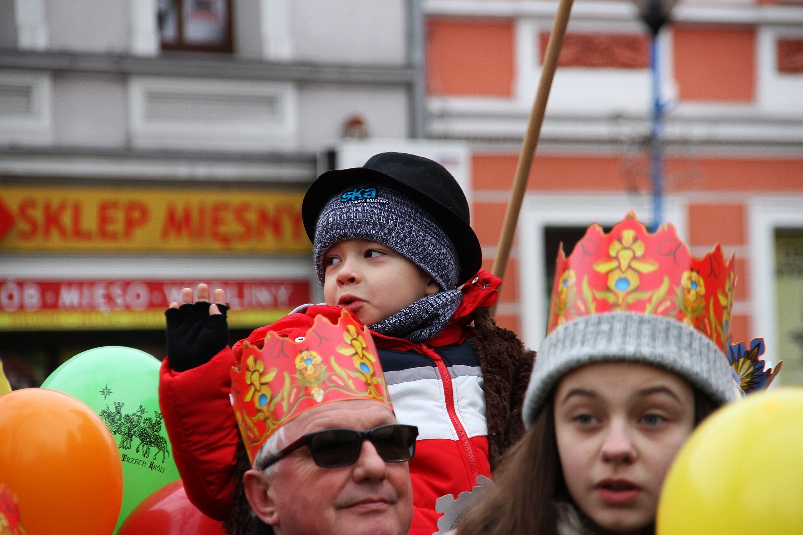 Uroczysty Orszak Trzech Króli przeszedł ulicami Prochowic
