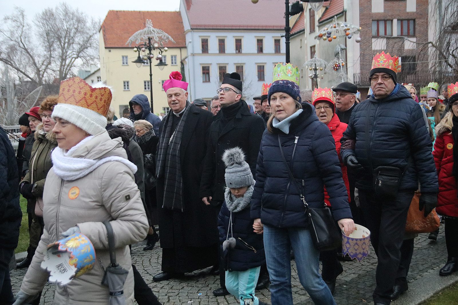 Biskup Kiernikowski poprowadził doroczny Orszak Trzech Króli