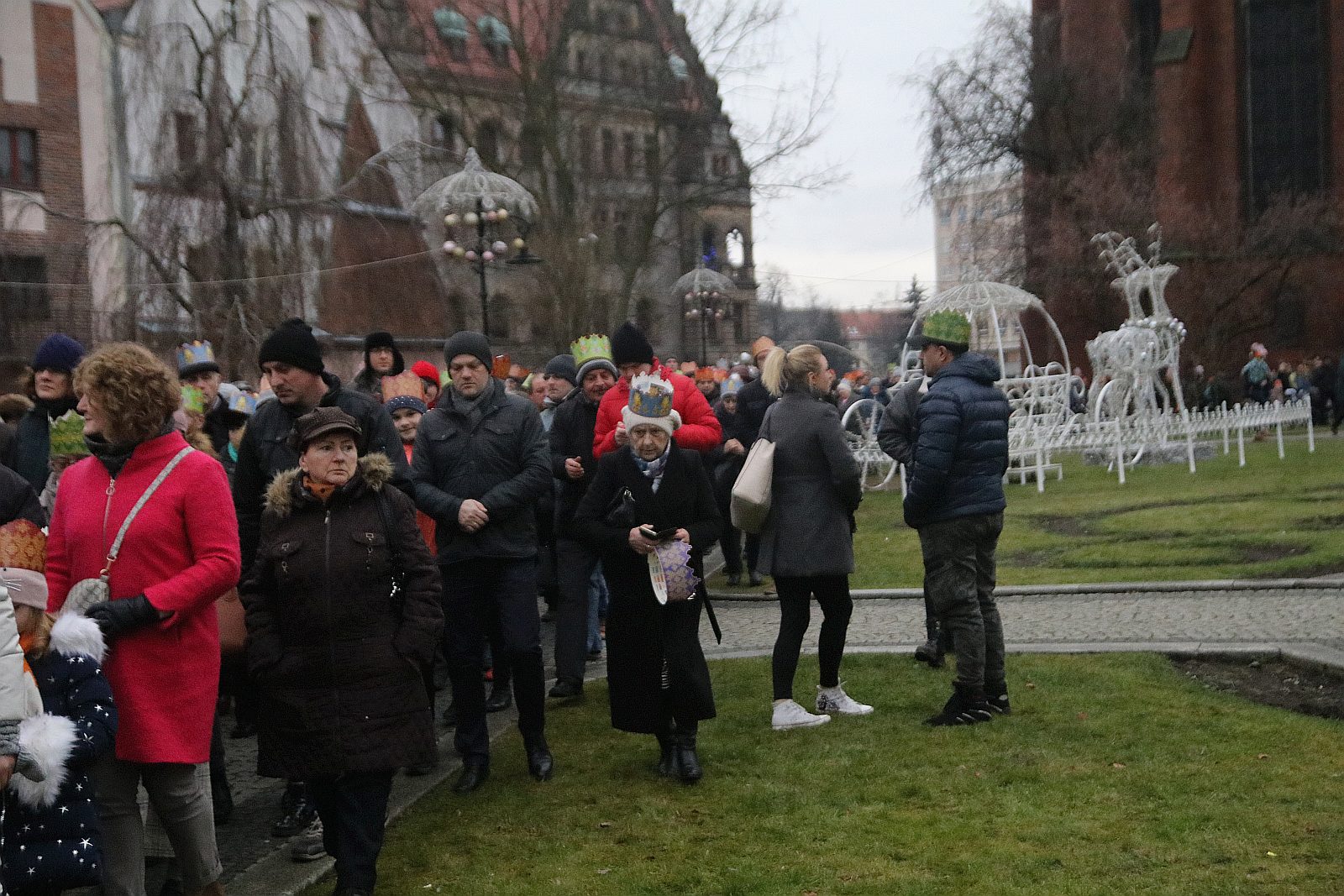 Biskup Kiernikowski poprowadził doroczny Orszak Trzech Króli
