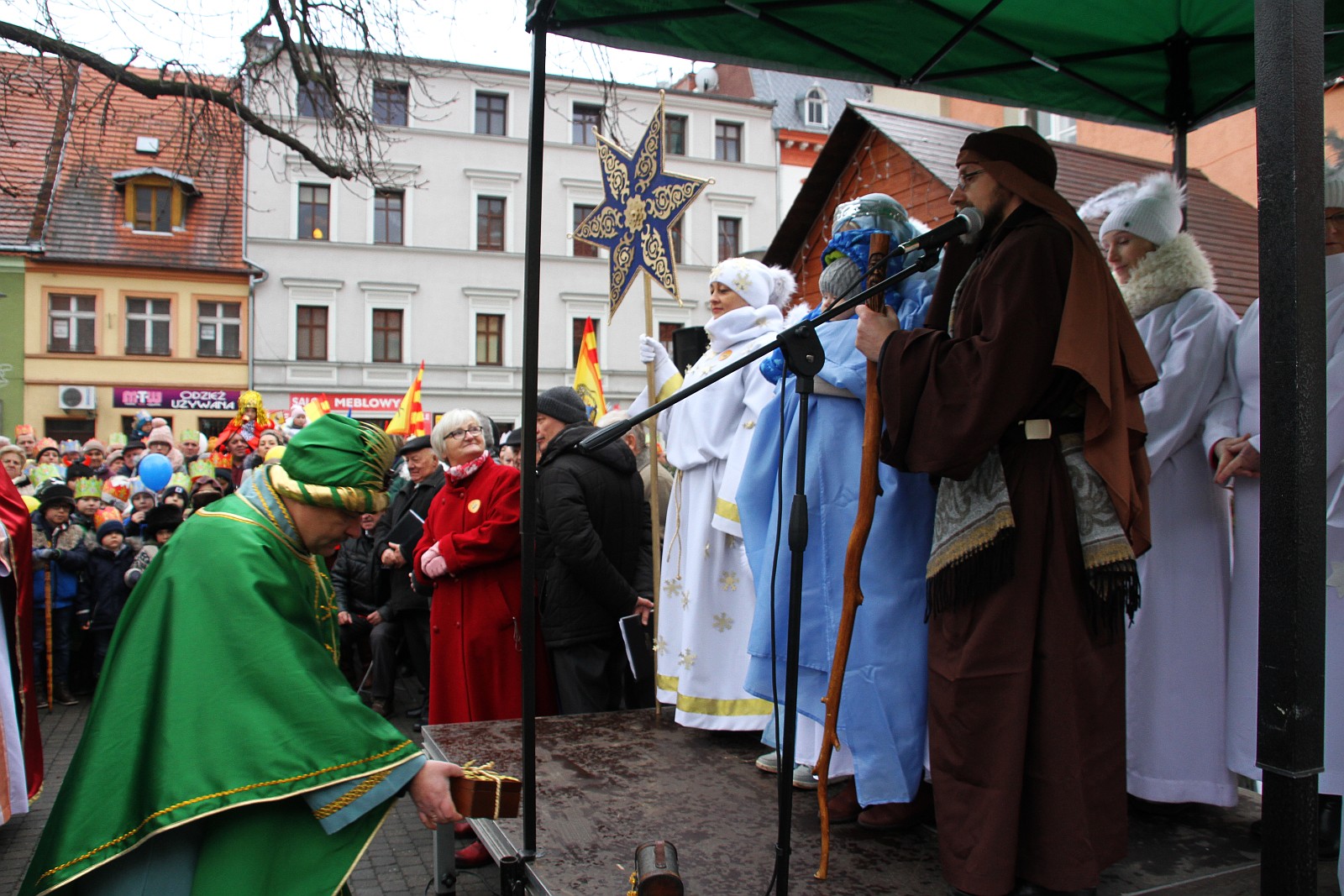 Uroczysty Orszak Trzech Króli przeszedł ulicami Prochowic