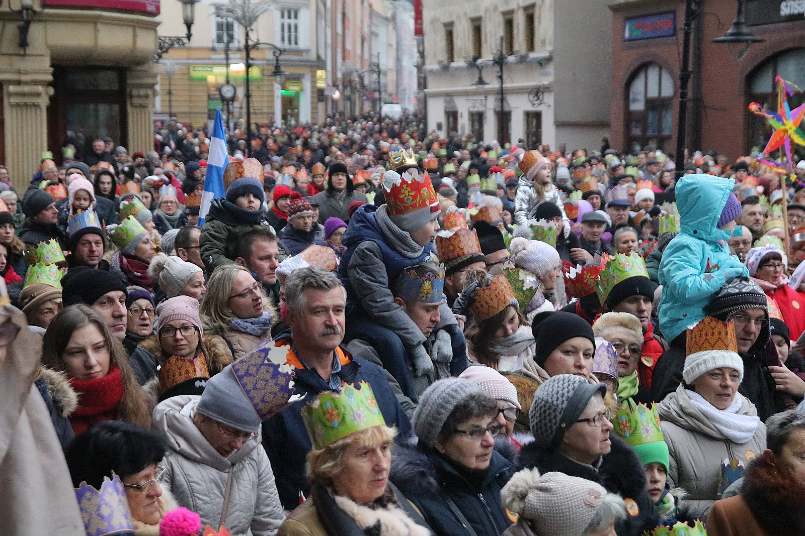 Biskup Kiernikowski poprowadził doroczny Orszak Trzech Króli