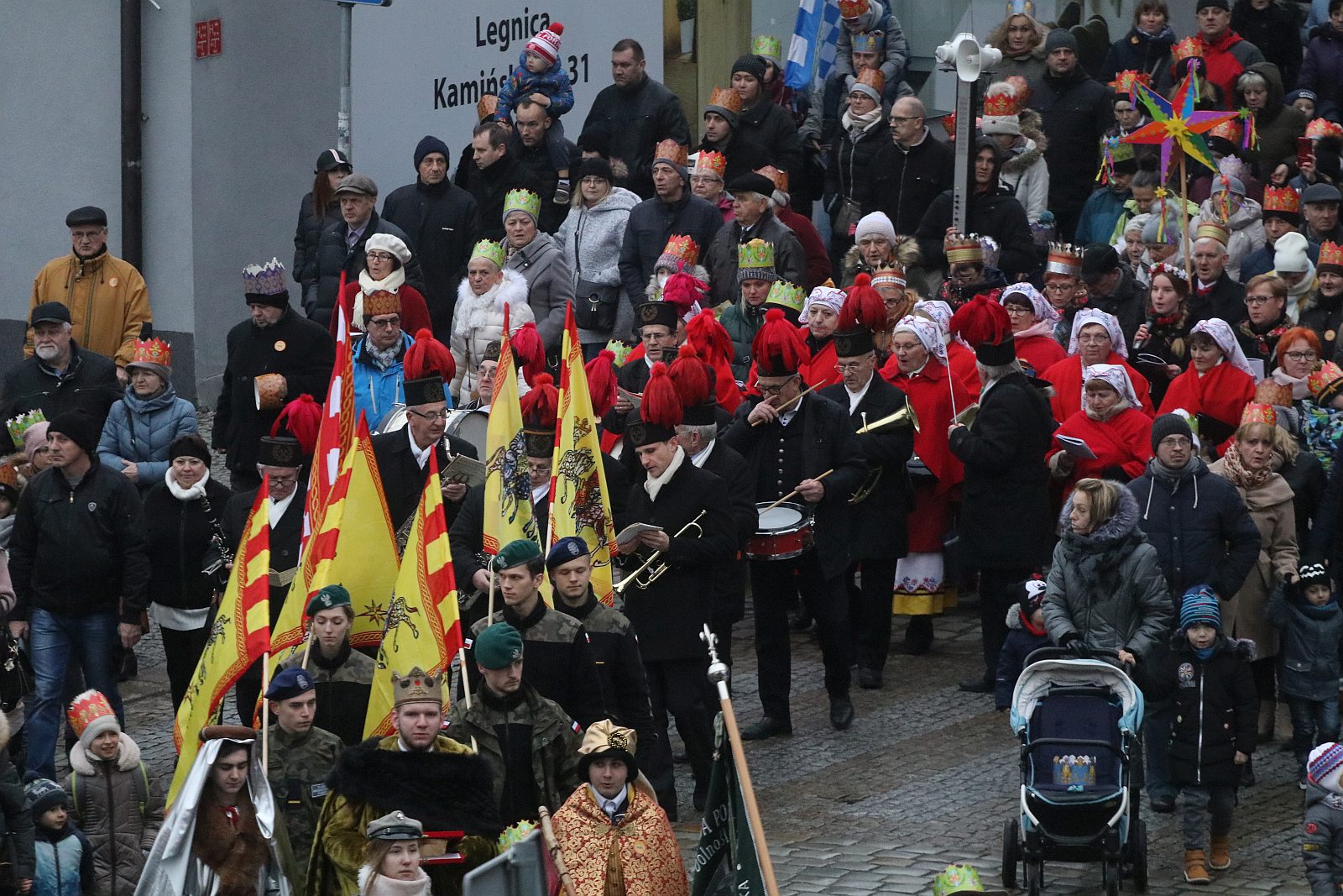 Biskup Kiernikowski poprowadził doroczny Orszak Trzech Króli