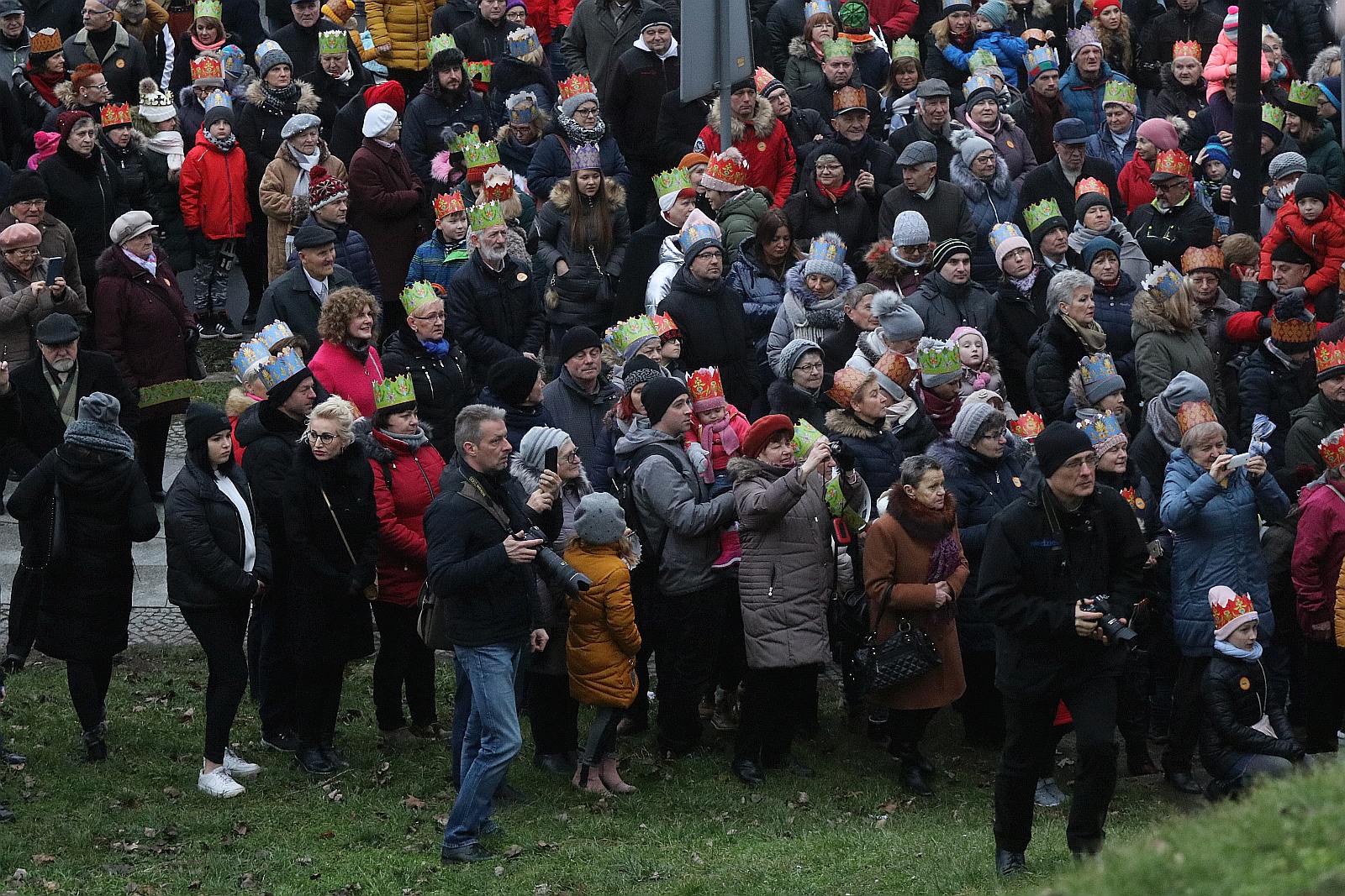 Biskup Kiernikowski poprowadził doroczny Orszak Trzech Króli