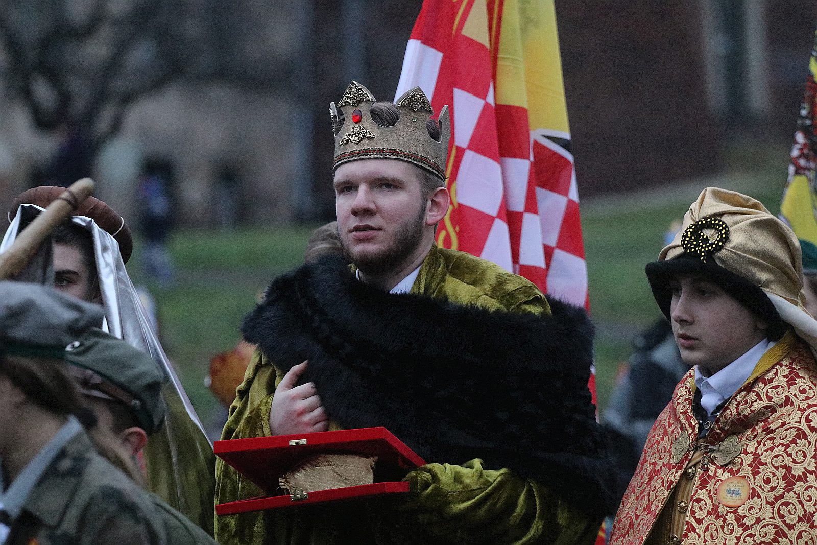 Biskup Kiernikowski poprowadził doroczny Orszak Trzech Króli