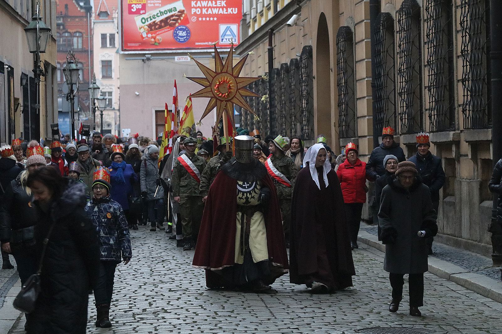 Biskup Kiernikowski poprowadził doroczny Orszak Trzech Króli