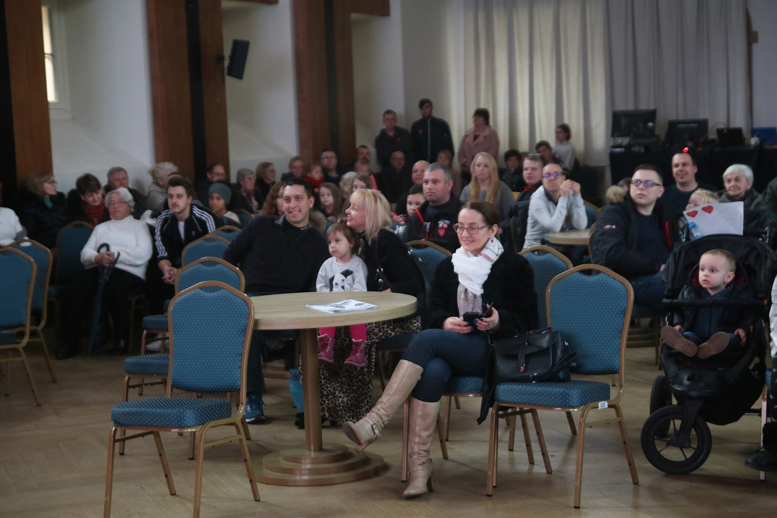 WOŚP:  Orkiestra gra coraz głośniej. Tłumy w Akademii Rycerskiej