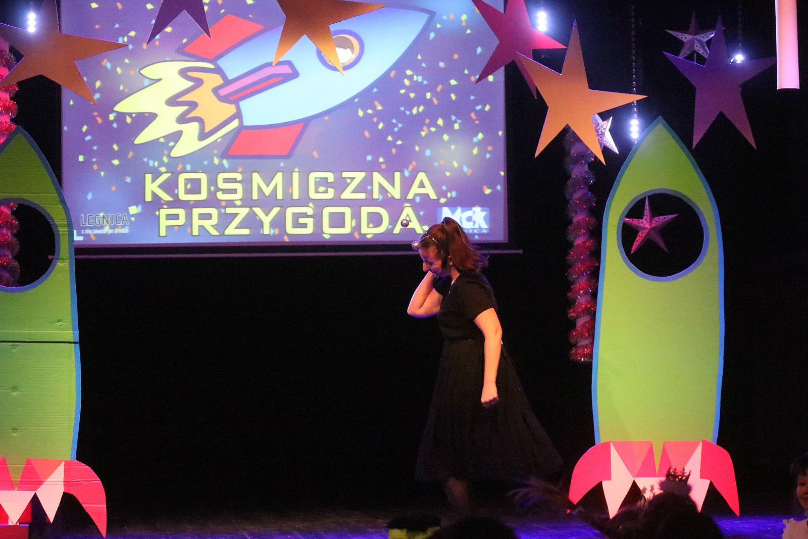 Kosmiczna Przygoda: Zabawa karnawałowa dla najmłodszych