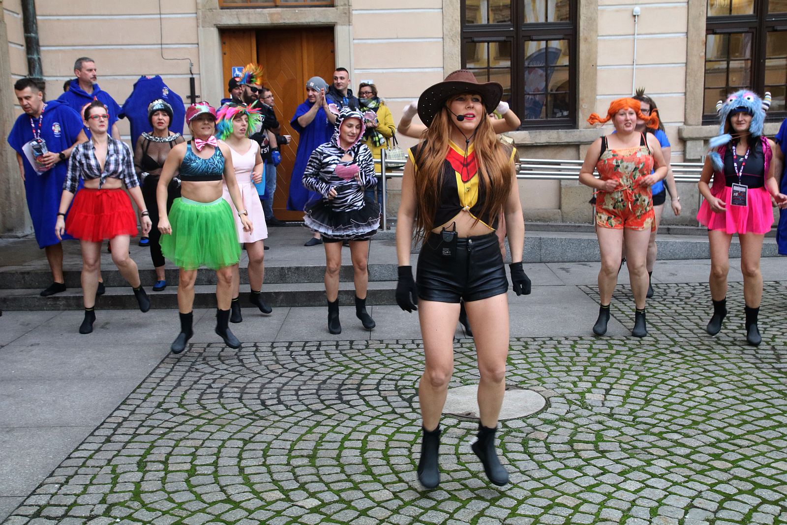 WOŚP:  Orkiestra gra coraz głośniej. Tłumy w Akademii Rycerskiej
