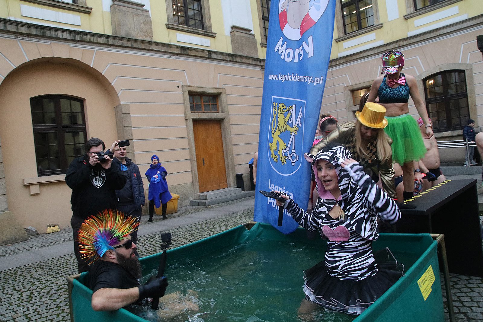 WOŚP:  Orkiestra gra coraz głośniej. Tłumy w Akademii Rycerskiej