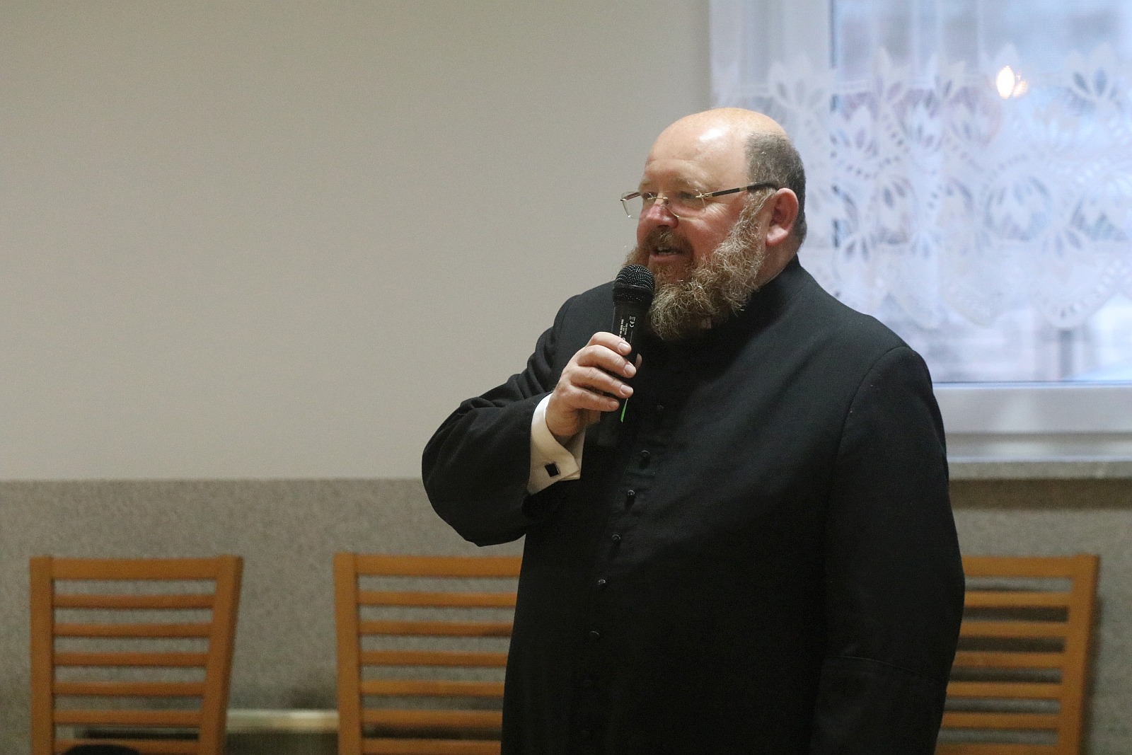 Ksiądz Wołowski zaprosił mieszkańców do kolędowania