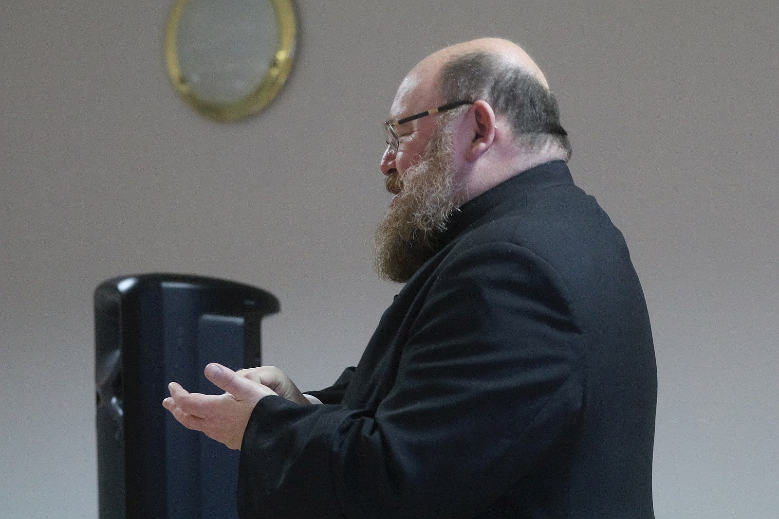 Ksiądz Wołowski zaprosił mieszkańców do kolędowania