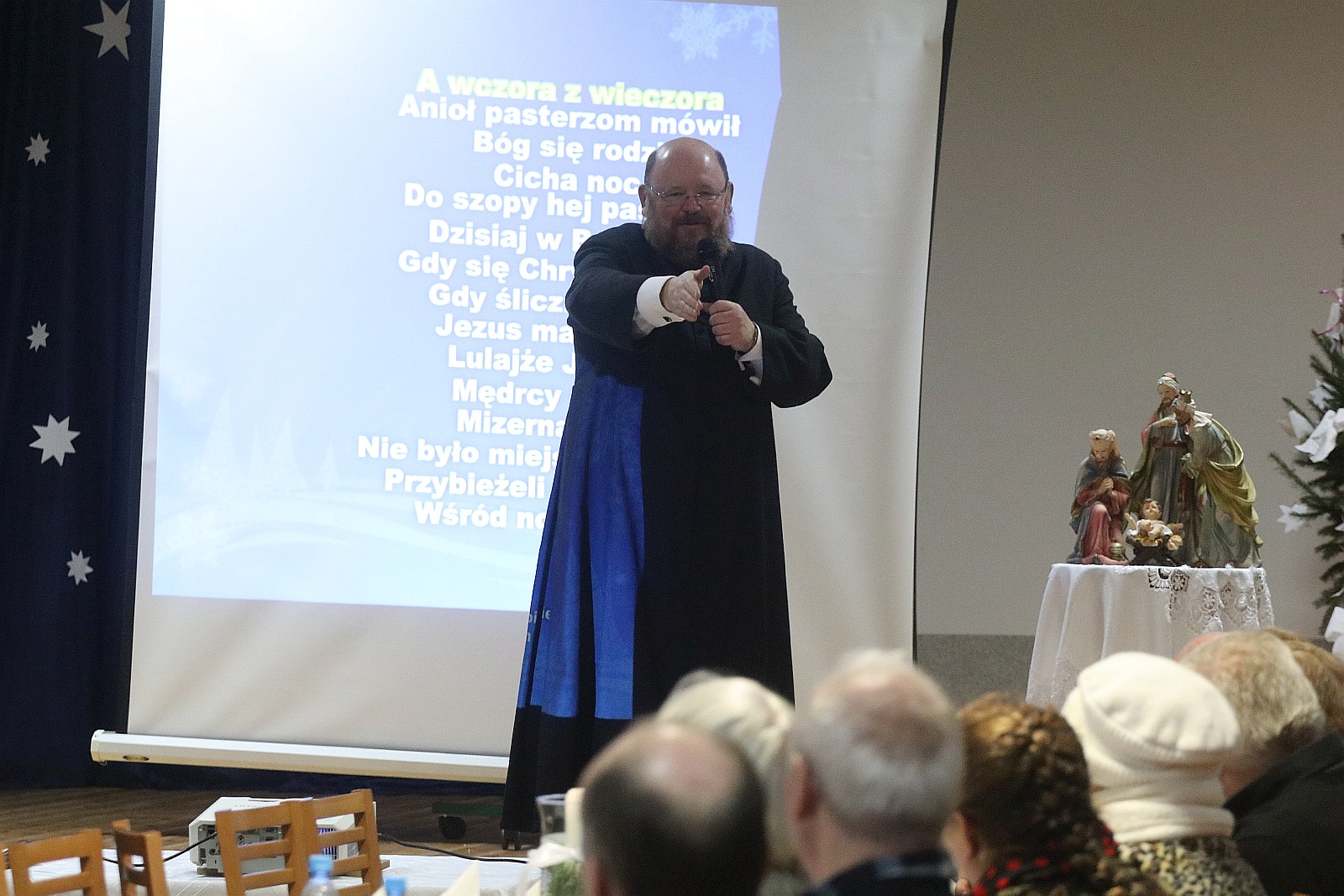 Ksiądz Wołowski zaprosił mieszkańców do kolędowania