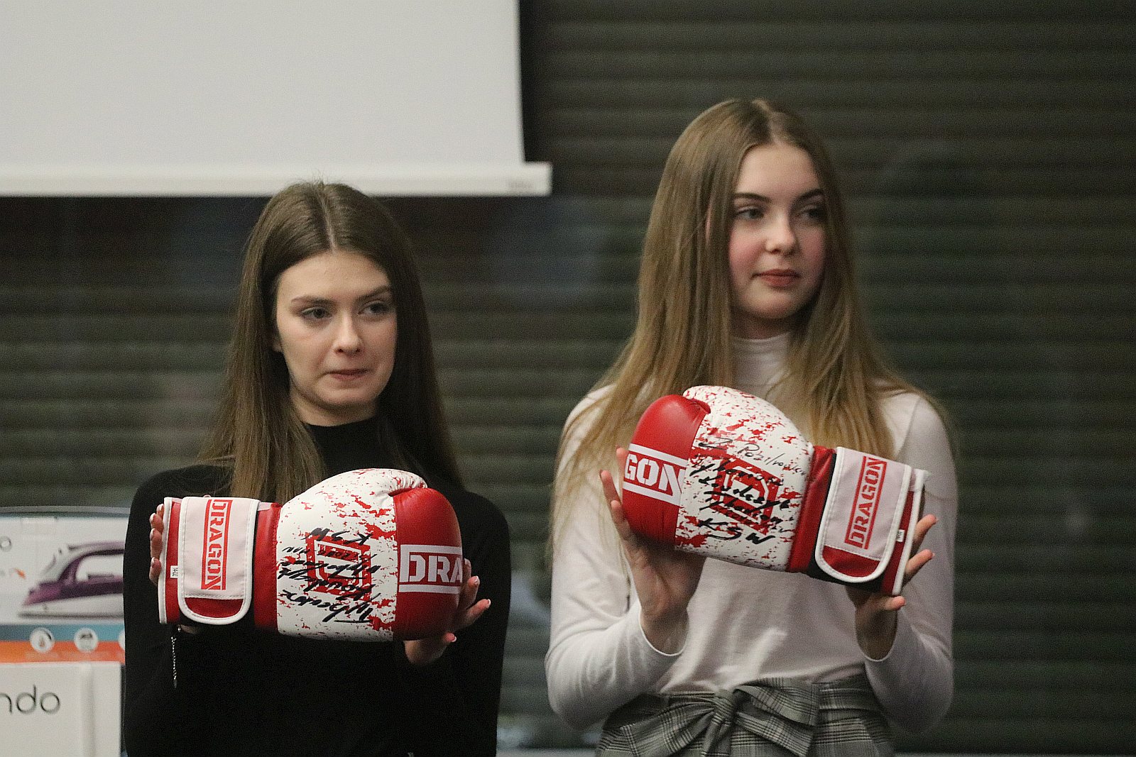 Ostro licytowali na rzecz kibiców niepełnosprawnych