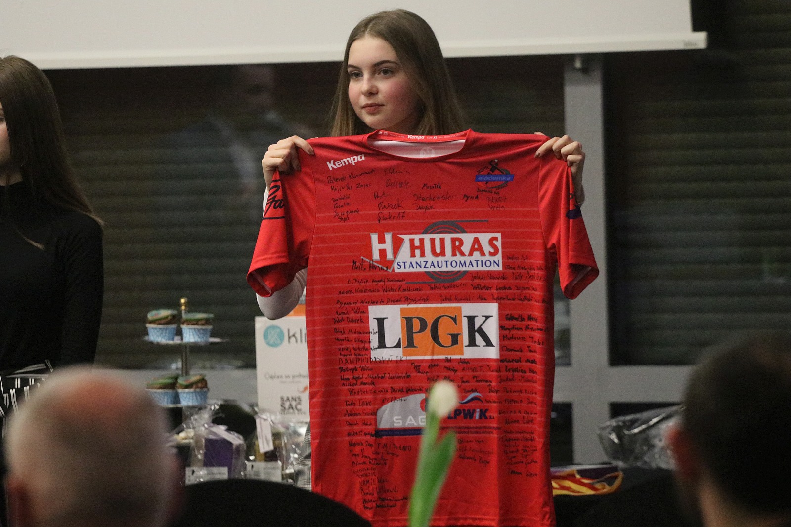 Ostro licytowali na rzecz kibiców niepełnosprawnych