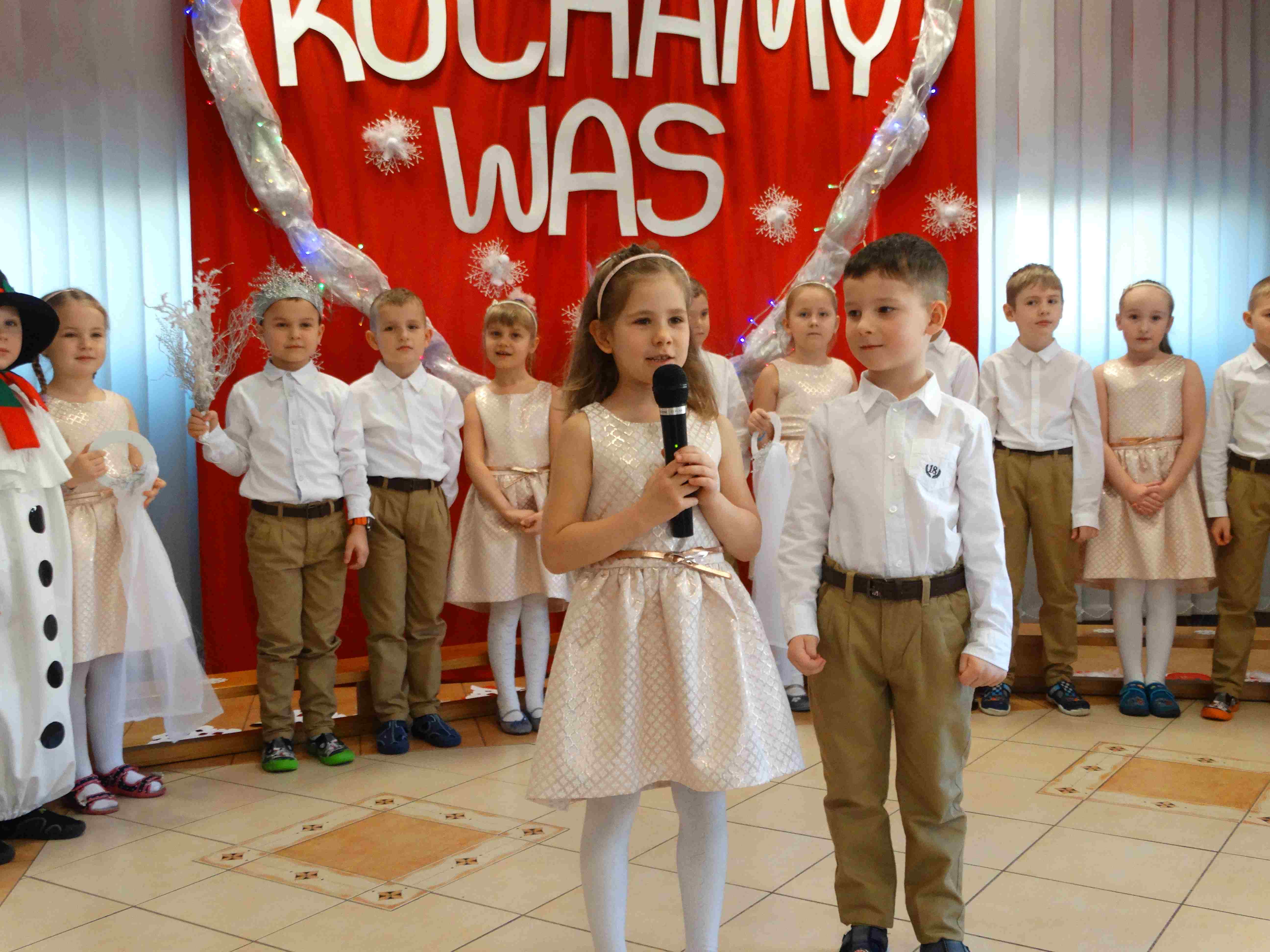 Piękne chwile z Babcią i Dziadkiem w Przedszkolu „Źródełko”