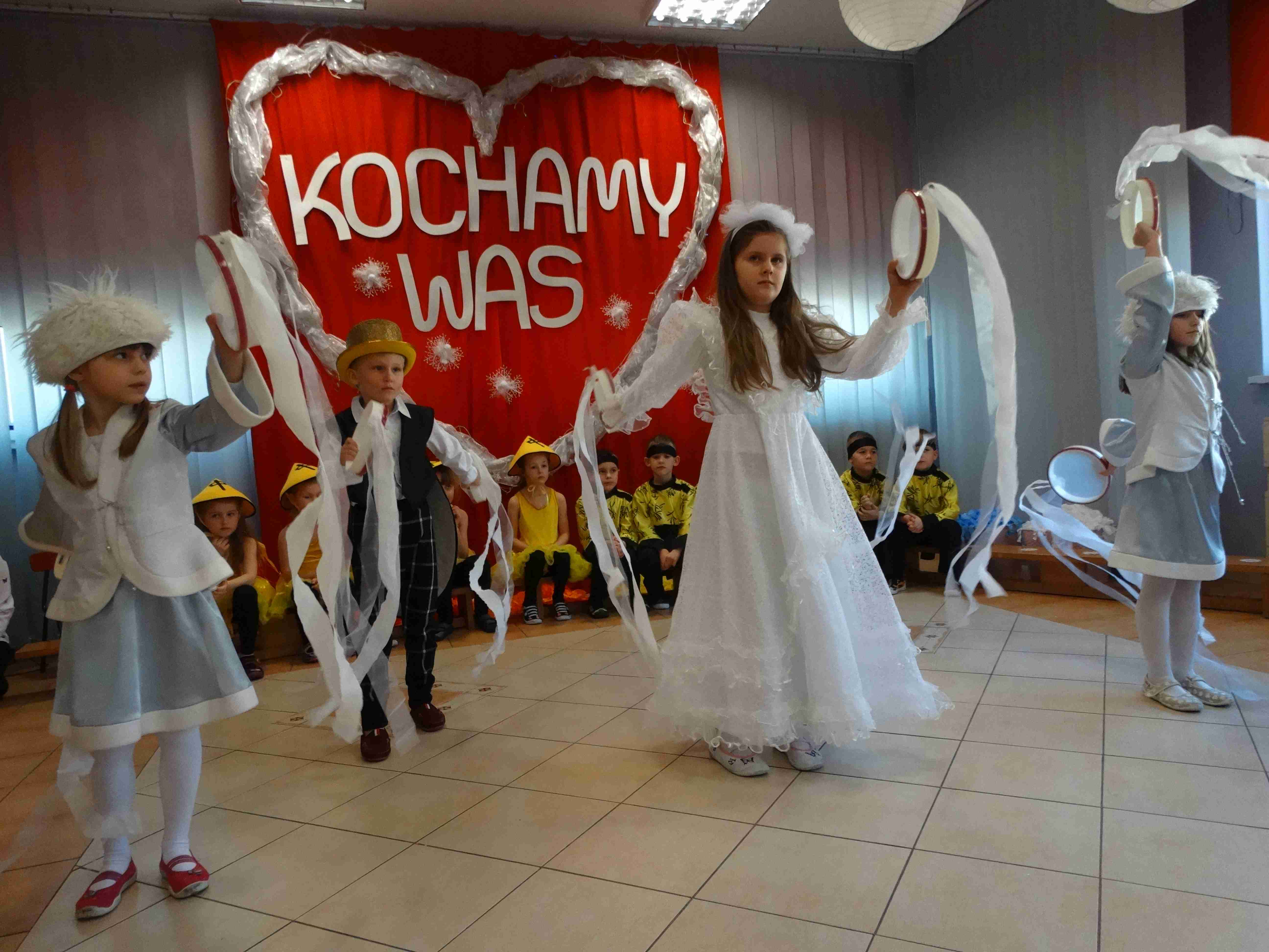 Piękne chwile z Babcią i Dziadkiem w Przedszkolu „Źródełko”