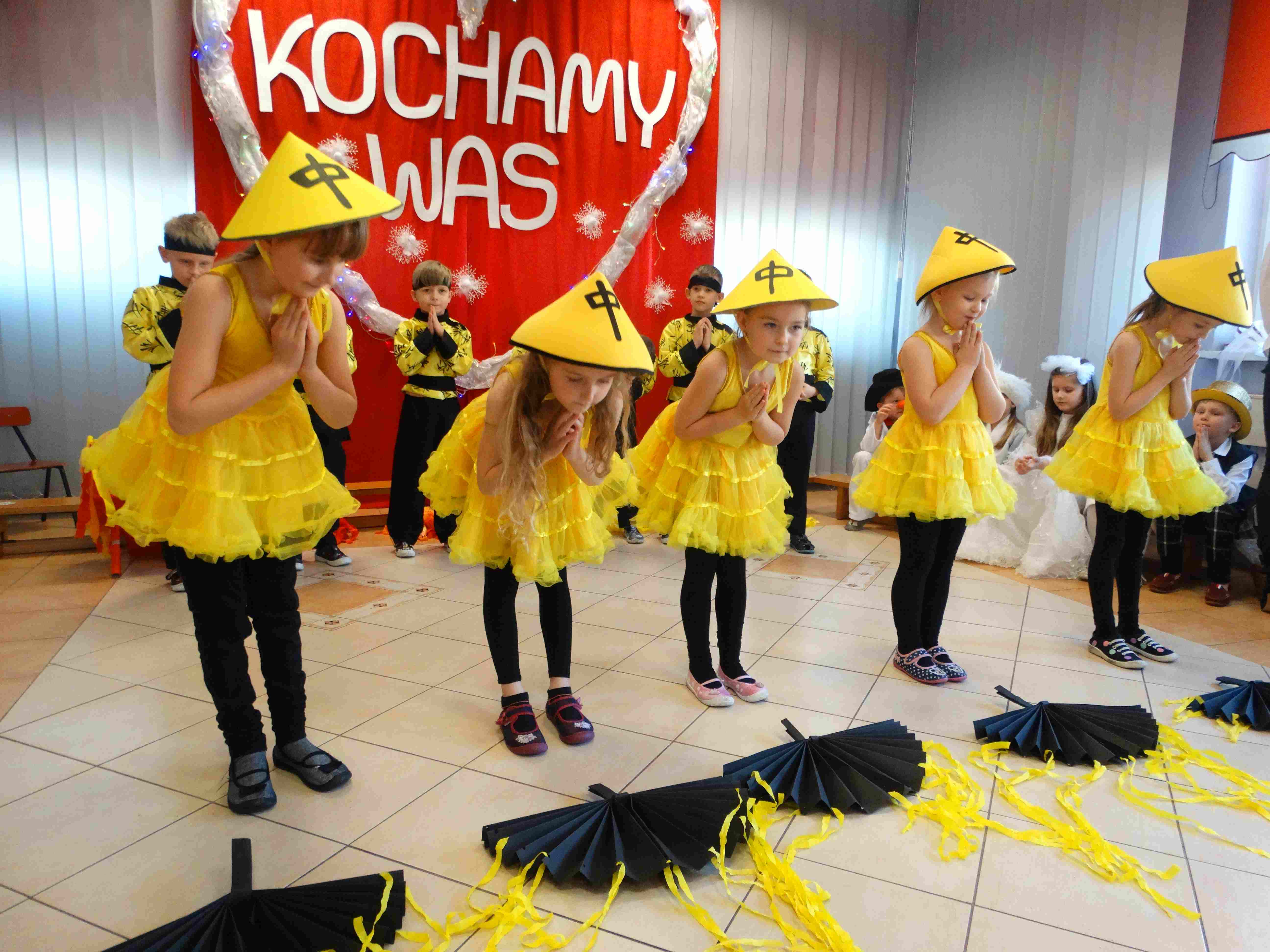 Piękne chwile z Babcią i Dziadkiem w Przedszkolu „Źródełko”