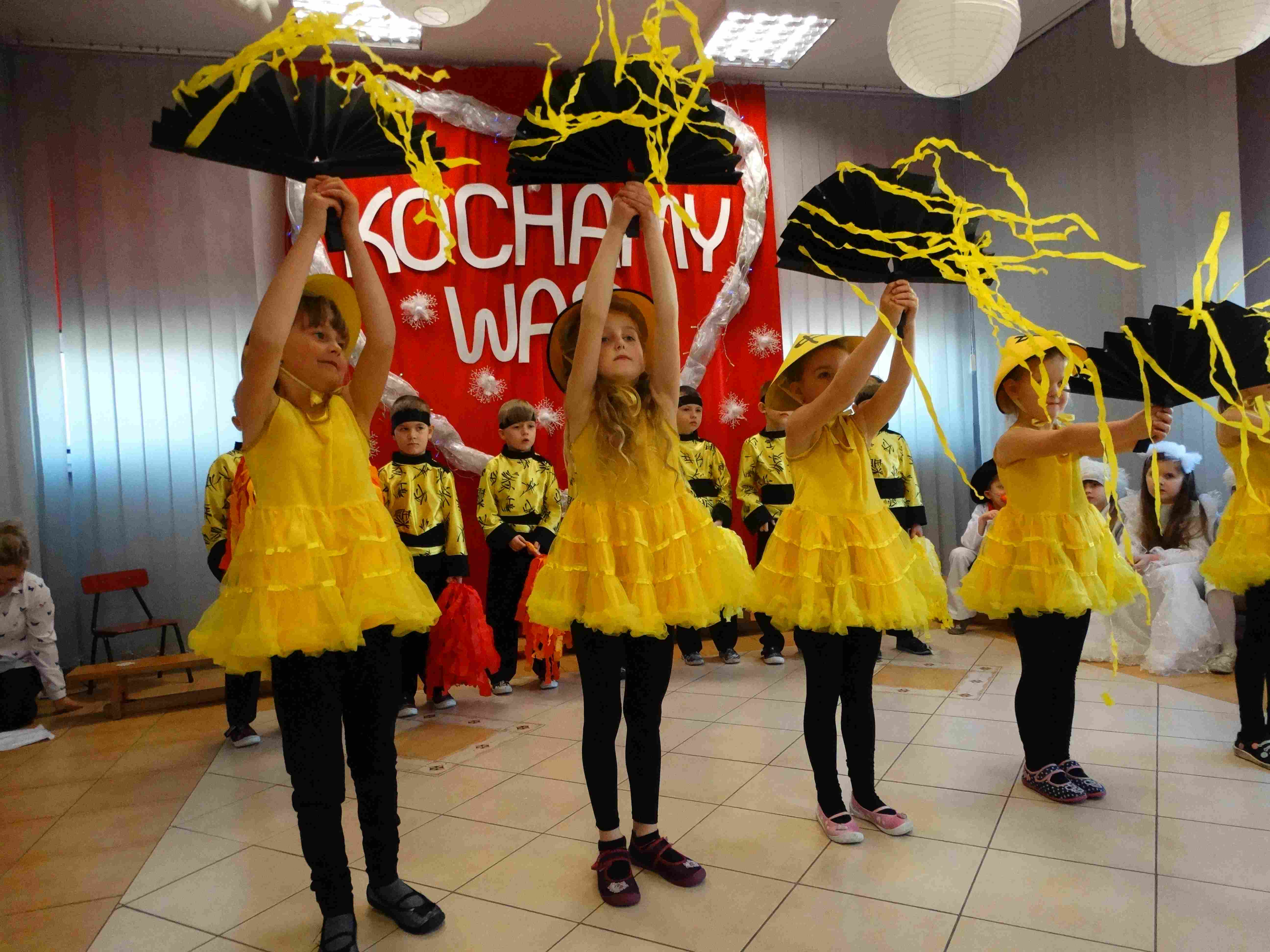 Piękne chwile z Babcią i Dziadkiem w Przedszkolu „Źródełko”