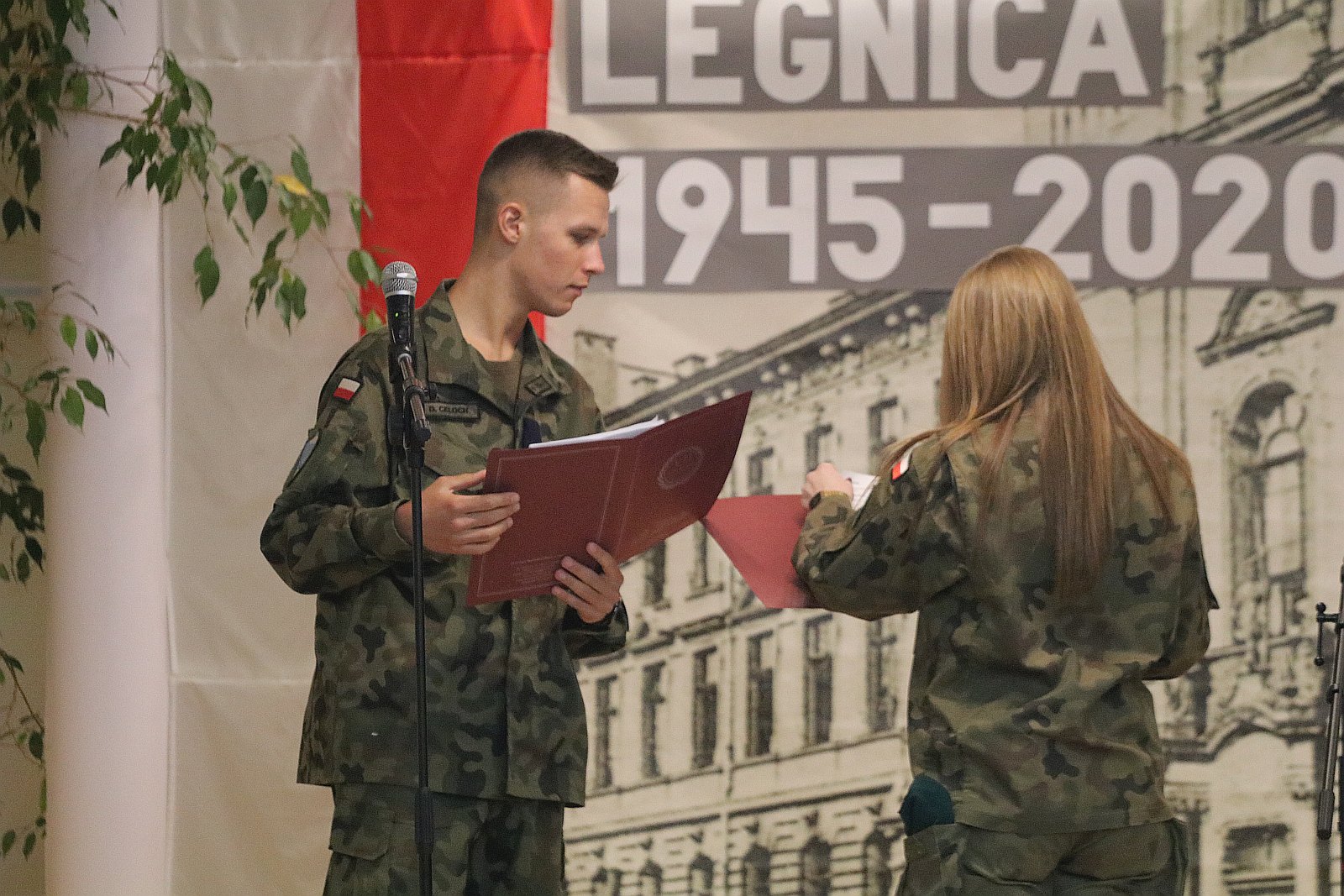 Młodzież spotkała się z kombatantami w rocznicę walk o Legnicę