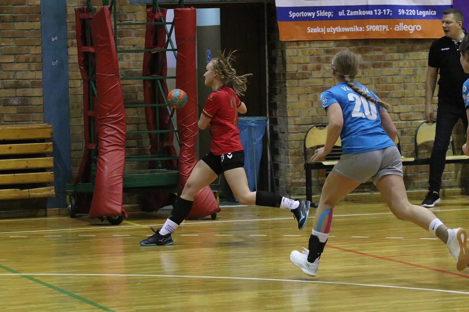 UKS Varsovia Warszawa wygrał z juniorkami Dziewiątki
