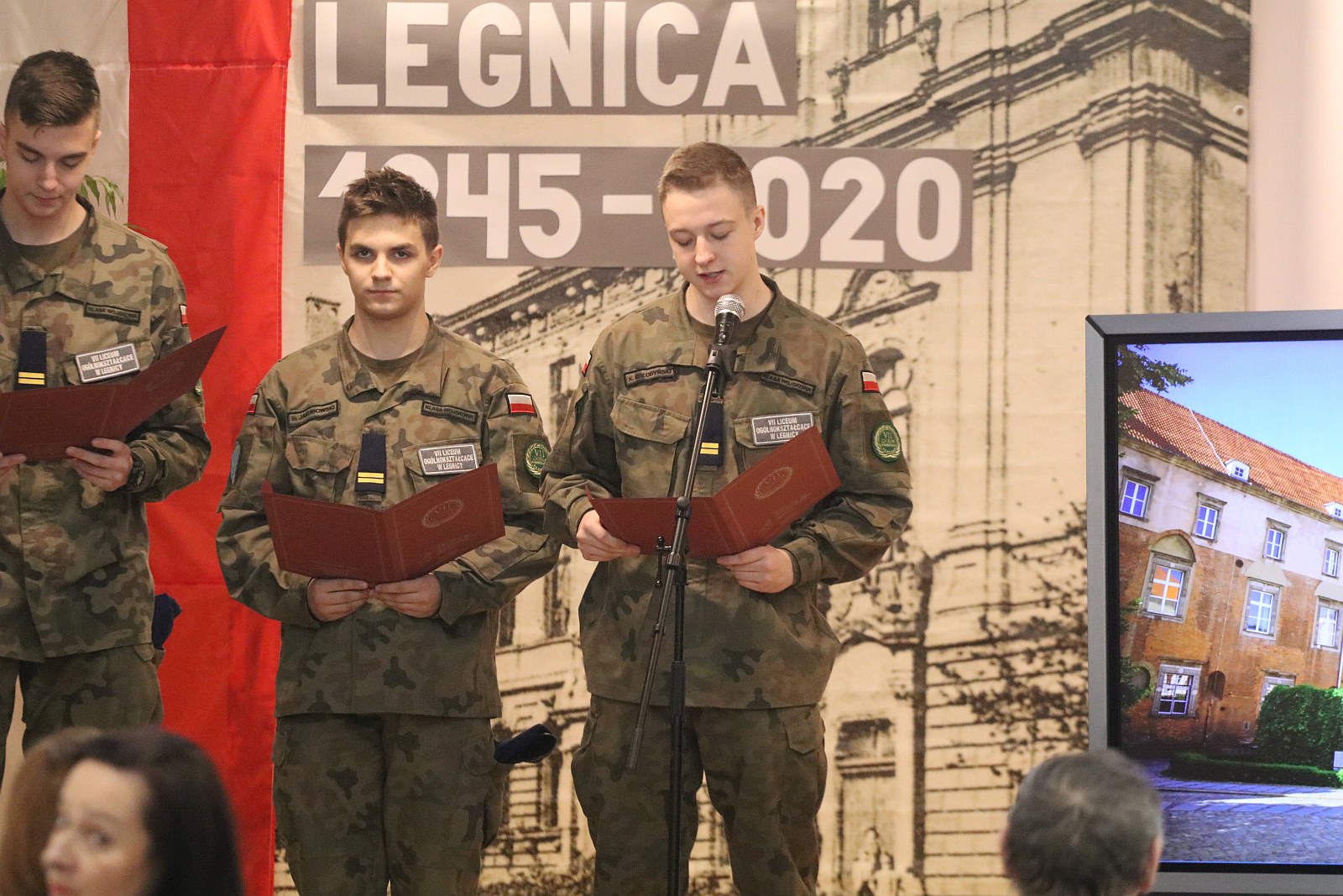 Młodzież spotkała się z kombatantami w rocznicę walk o Legnicę