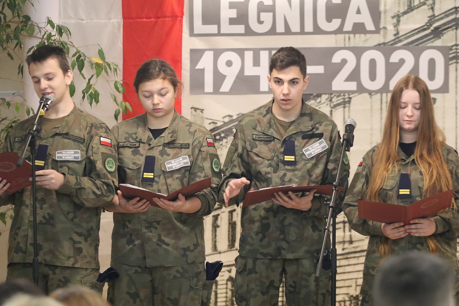 Młodzież spotkała się z kombatantami w rocznicę walk o Legnicę