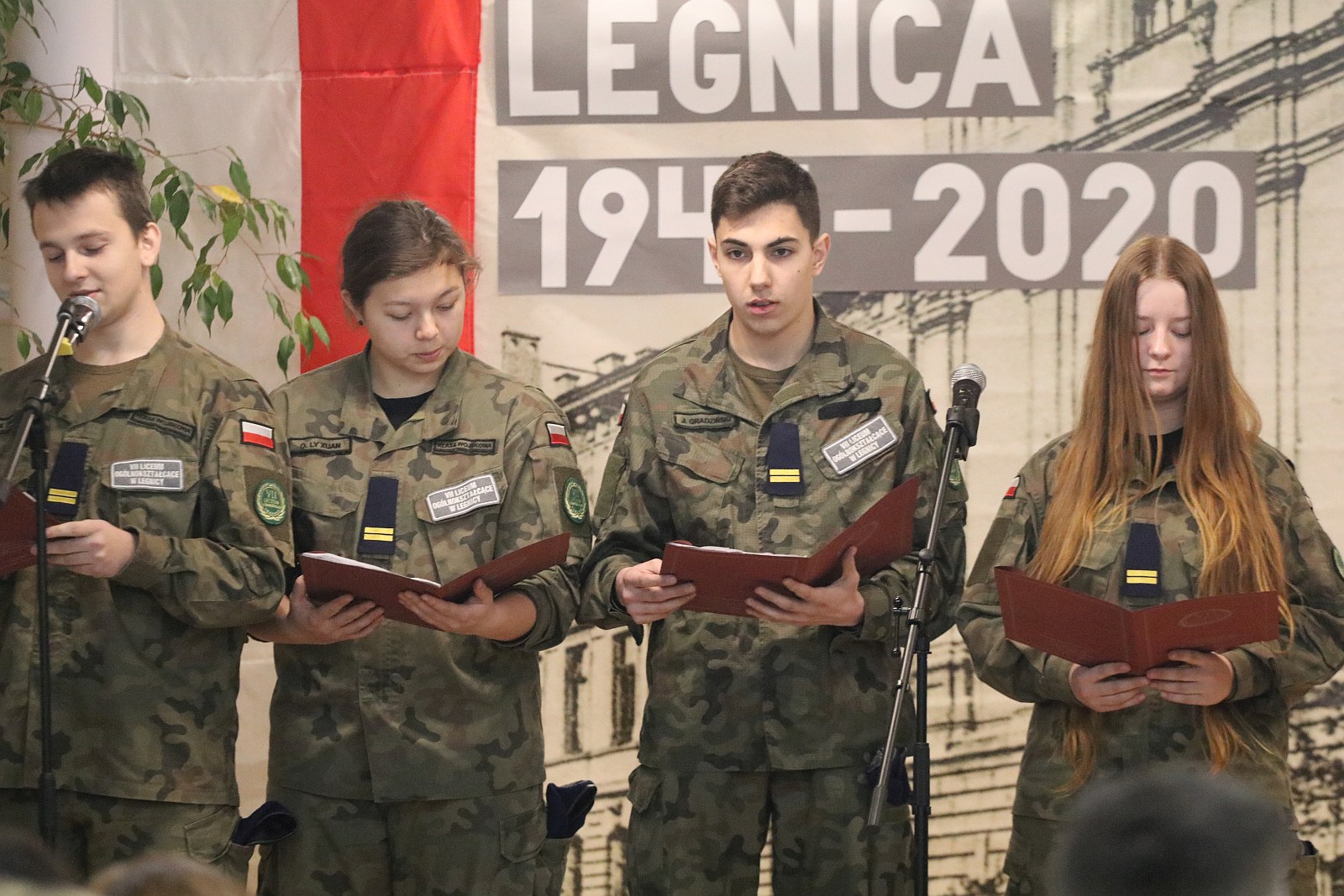 Młodzież spotkała się z kombatantami w rocznicę walk o Legnicę