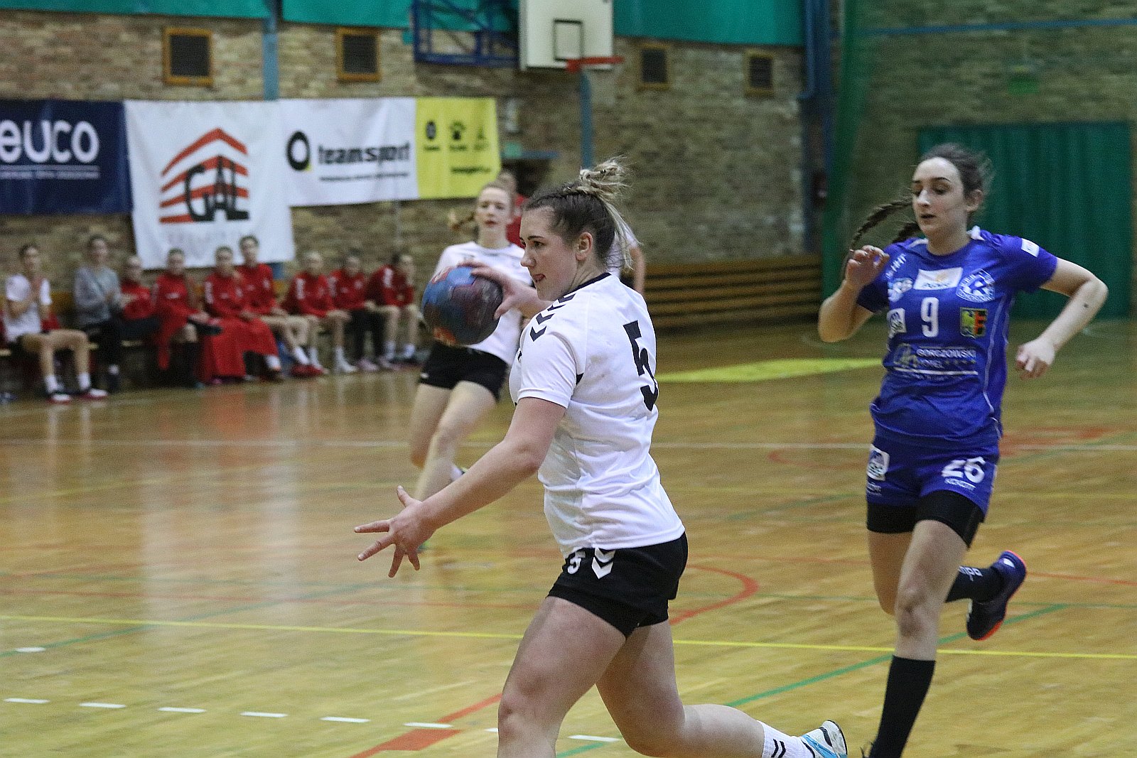 EuCO-UKS Dziewiątka Legnica pokonała Ruch Chorzów 38:27