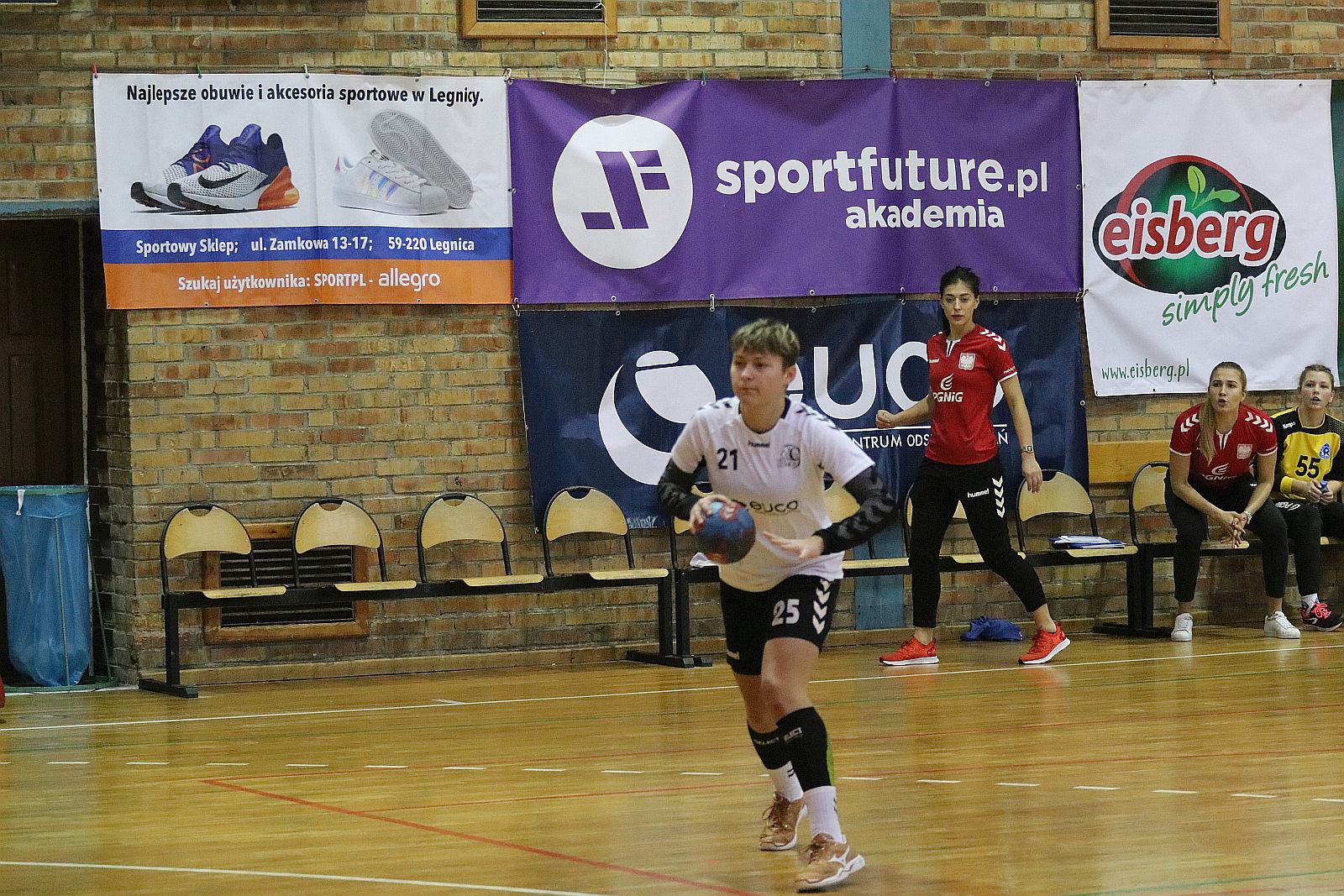 EuCO-UKS Dziewiątka Legnica pokonała Ruch Chorzów 38:27