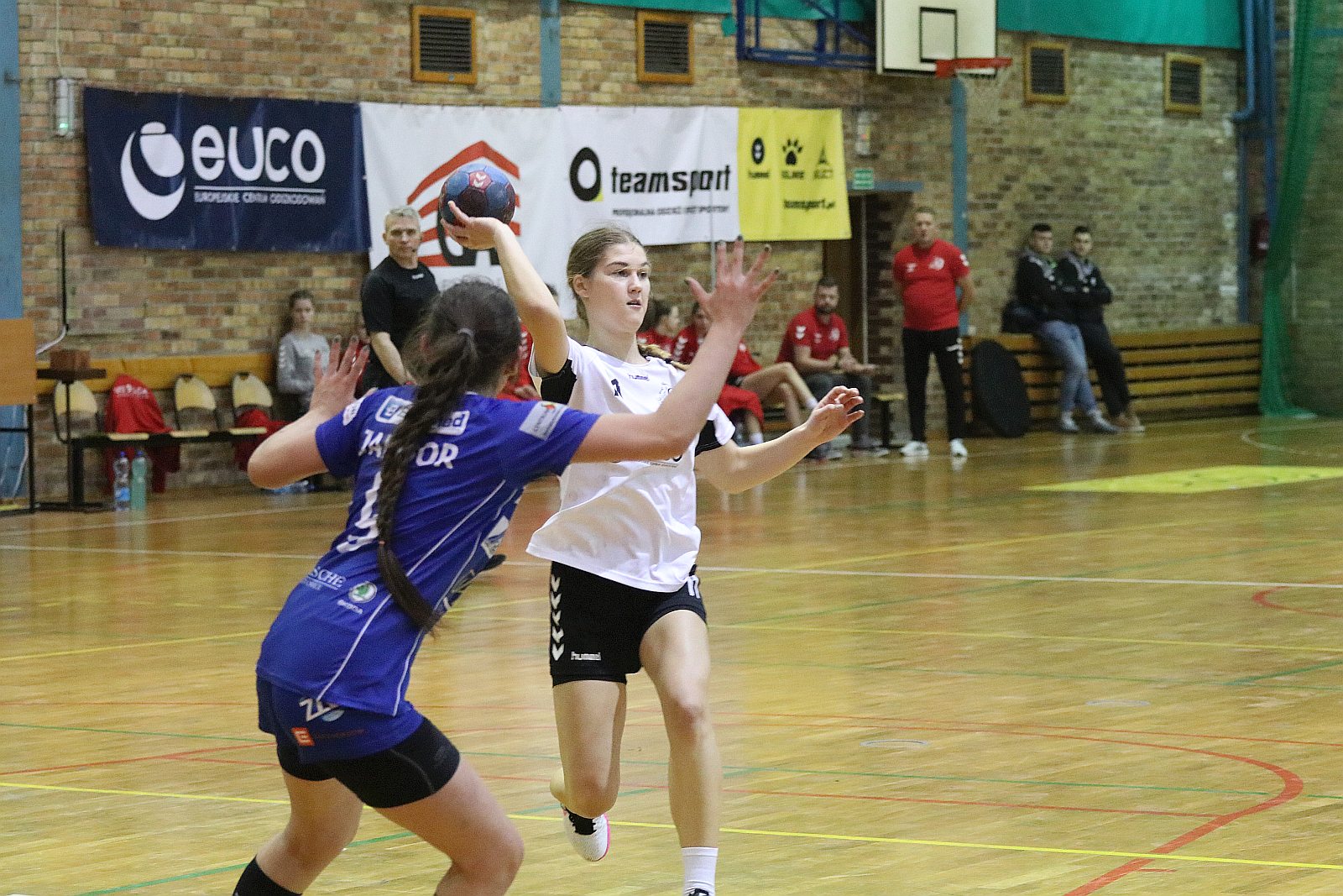 EuCO-UKS Dziewiątka Legnica pokonała Ruch Chorzów 38:27