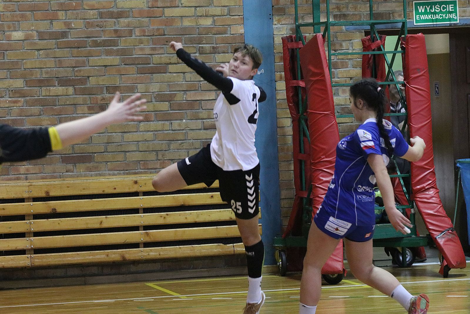 EuCO-UKS Dziewiątka Legnica pokonała Ruch Chorzów 38:27
