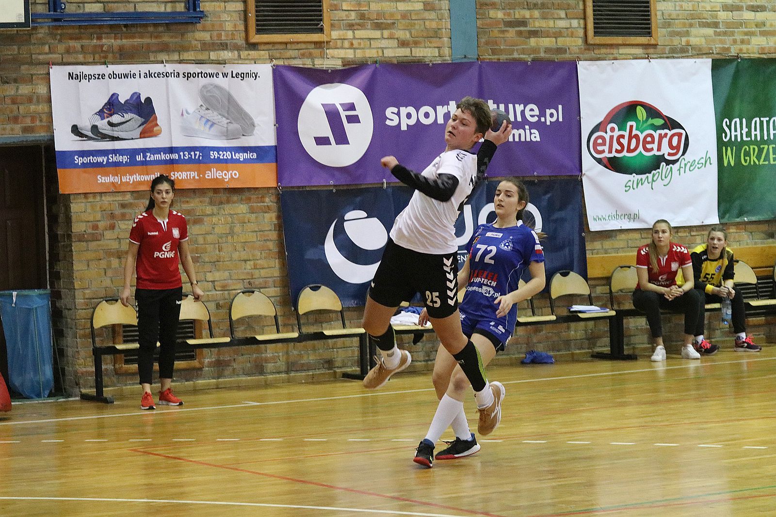 EuCO-UKS Dziewiątka Legnica pokonała Ruch Chorzów 38:27