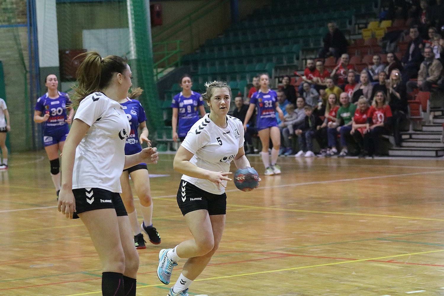 EuCO-UKS Dziewiątka Legnica pokonała Ruch Chorzów 38:27