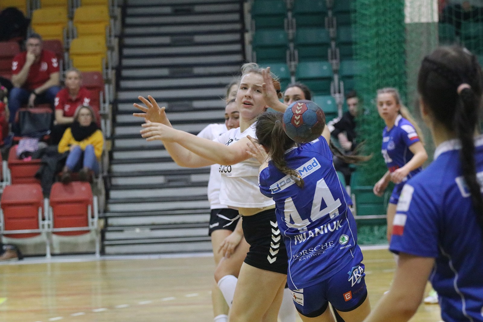 EuCO-UKS Dziewiątka Legnica pokonała Ruch Chorzów 38:27