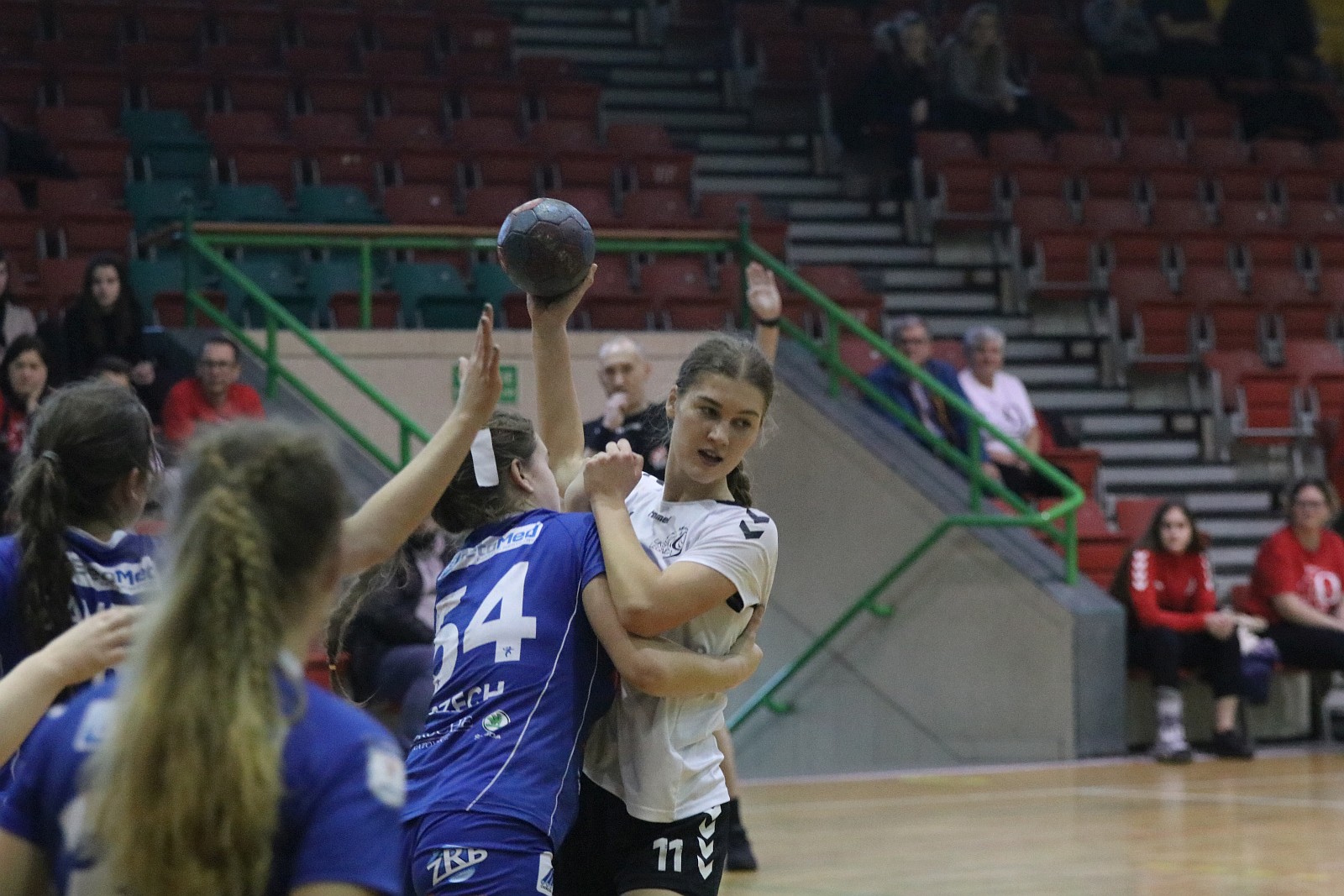 EuCO-UKS Dziewiątka Legnica pokonała Ruch Chorzów 38:27