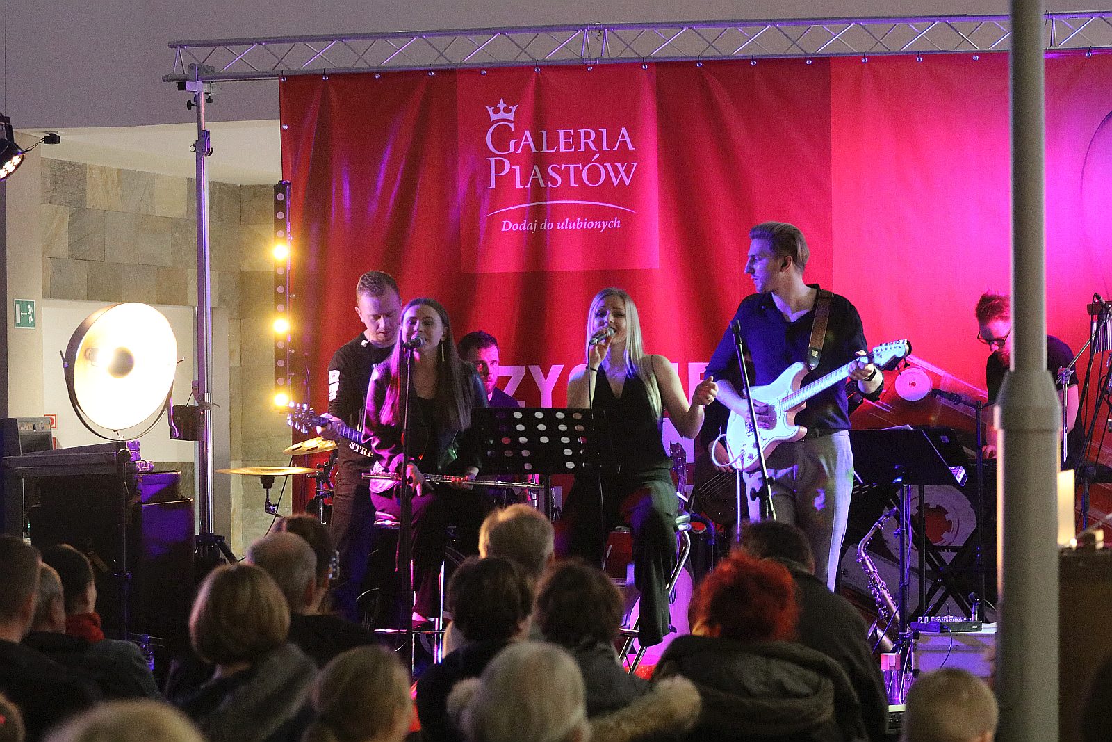 Nikola Warda na rockowo o miłości w Galerii Piastów