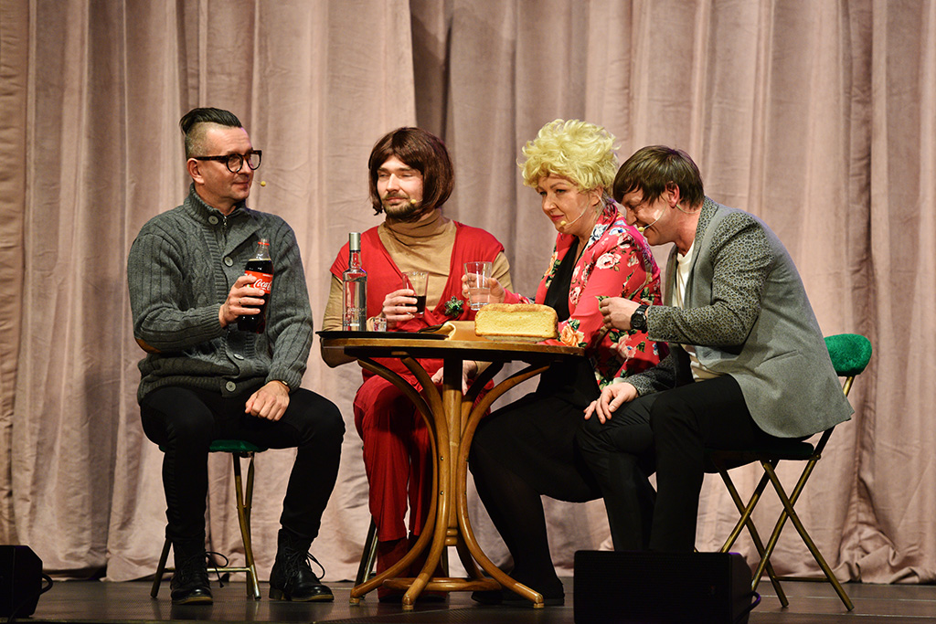 Kabaret Jurki rozśmieszał w piątek w Sali Maneżowej