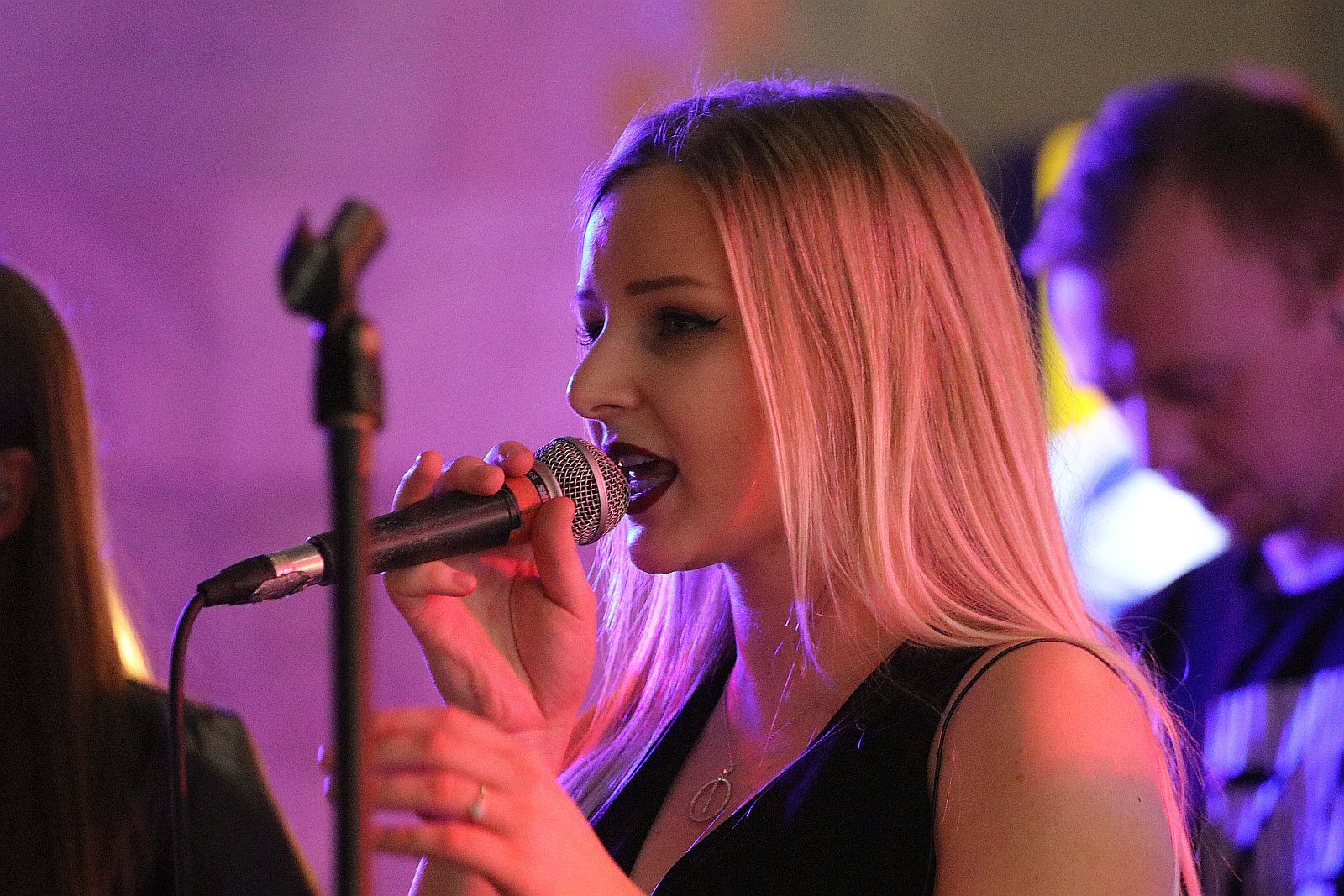 Nikola Warda na rockowo o miłości w Galerii Piastów