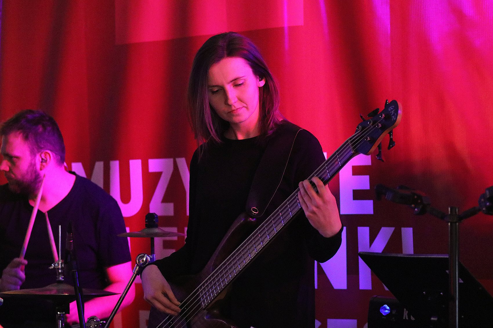Nikola Warda na rockowo o miłości w Galerii Piastów